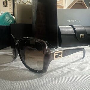 Fendi sunglasses authentic!